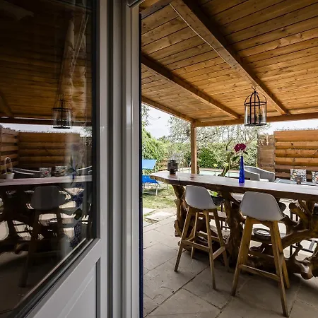 Chicca Blu * モンテマルチェッロ