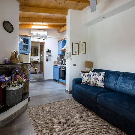 Chicca Blu 몬테 마르첼로